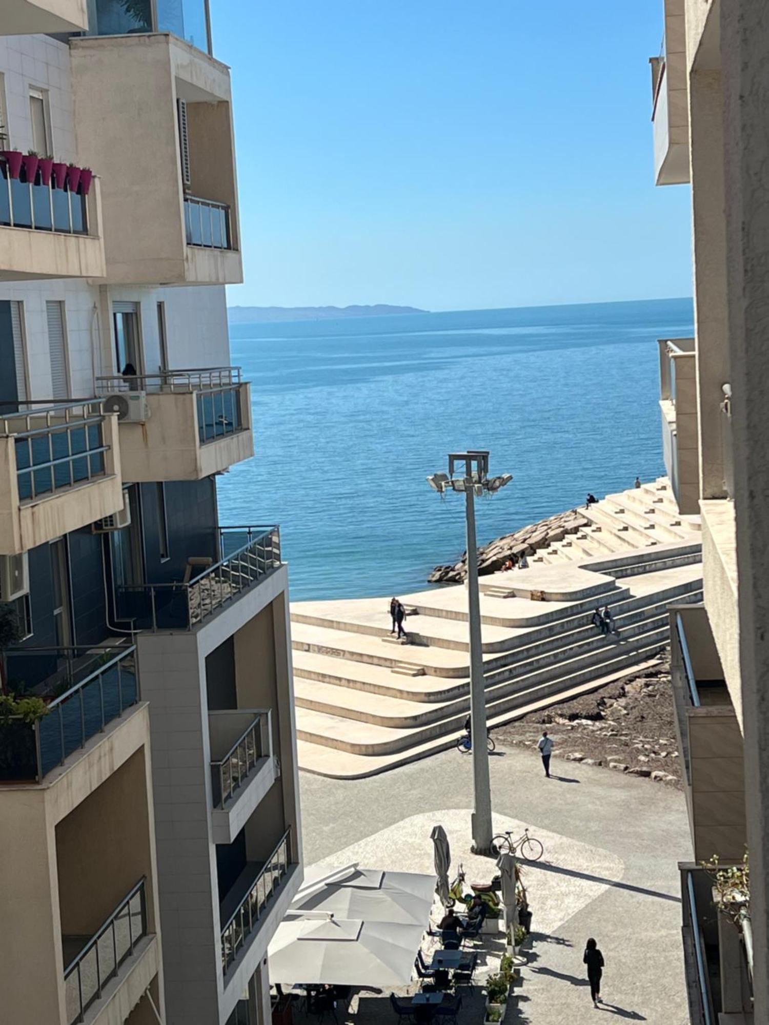 Sea View Apartments Durres Ngoại thất bức ảnh