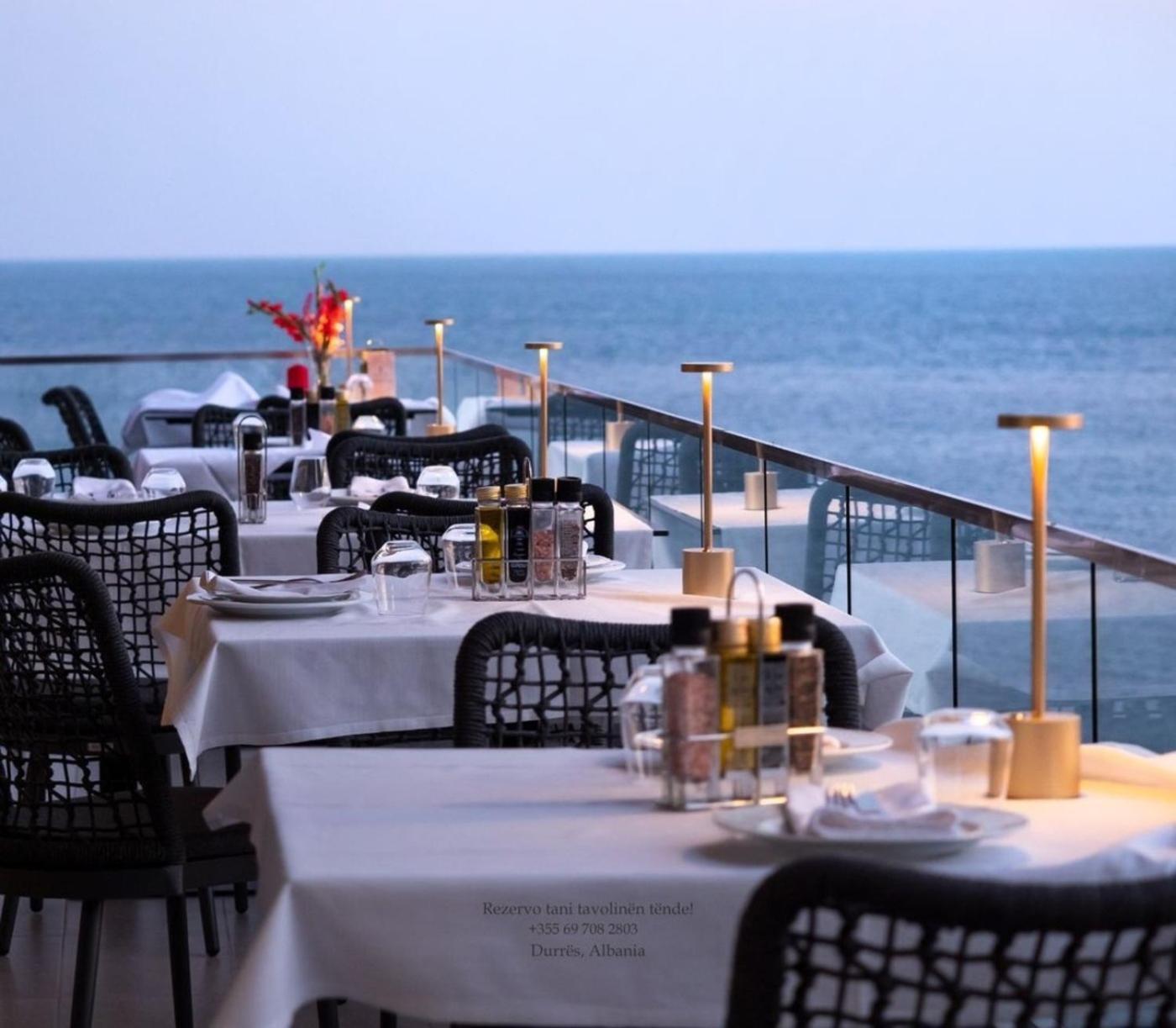 Sea View Apartments Durres Ngoại thất bức ảnh
