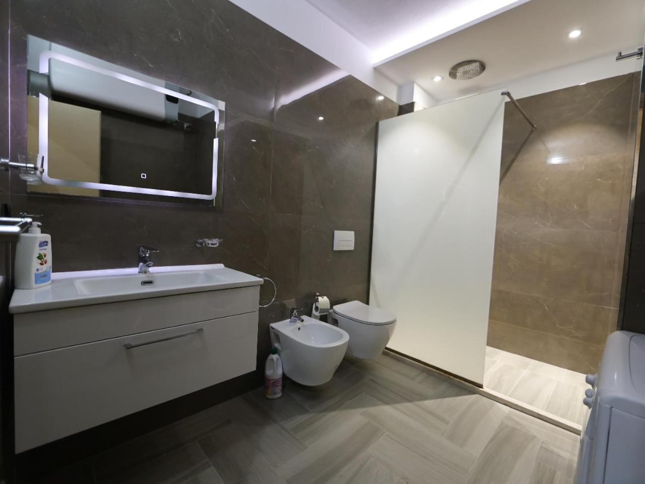 Sea View Apartments Durres Ngoại thất bức ảnh