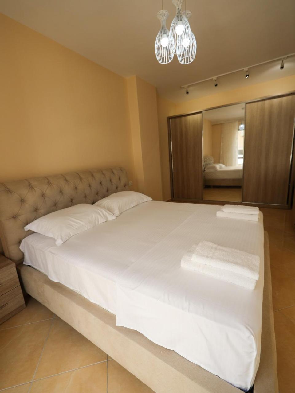 Sea View Apartments Durres Ngoại thất bức ảnh