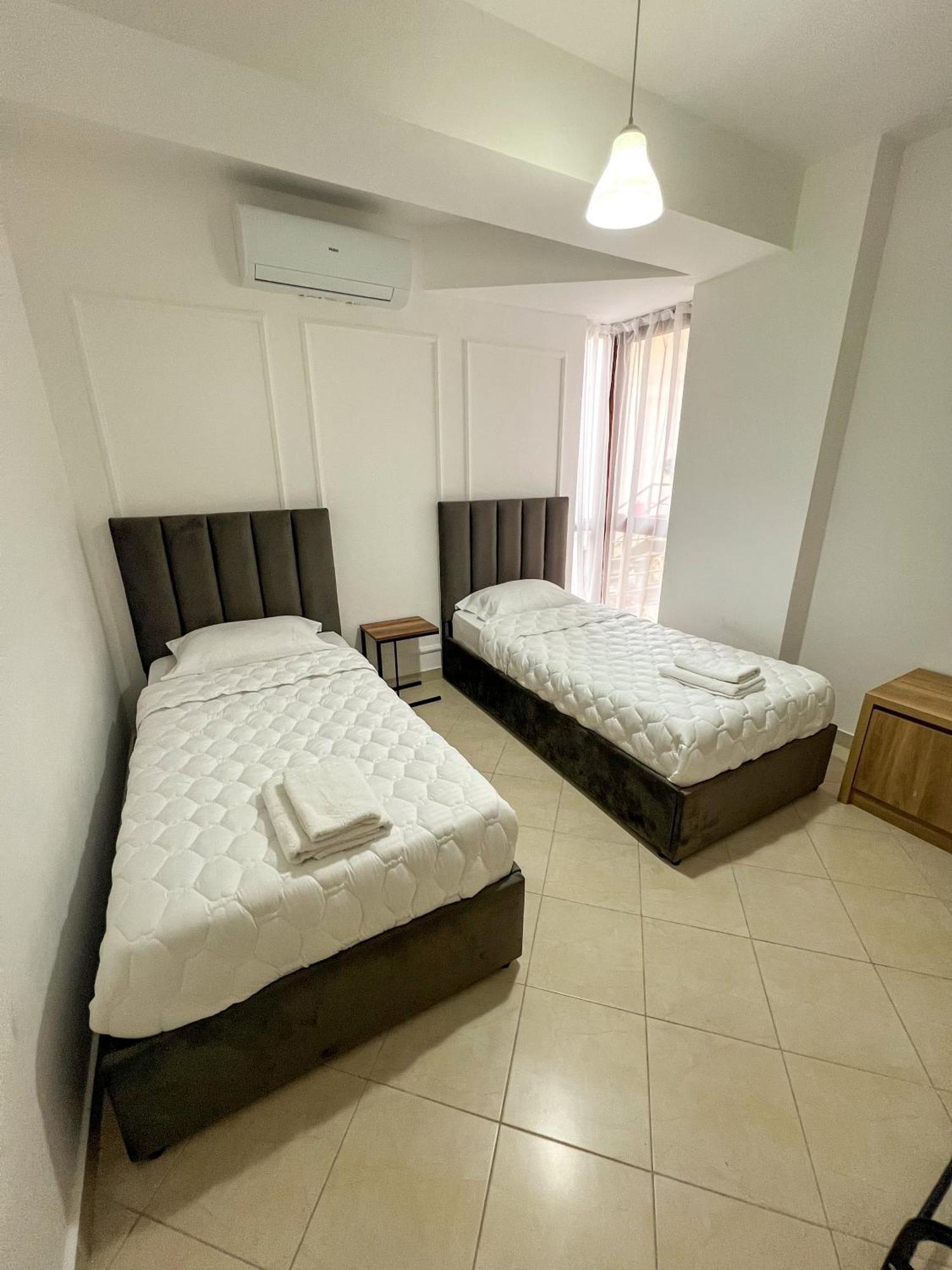 Sea View Apartments Durres Ngoại thất bức ảnh