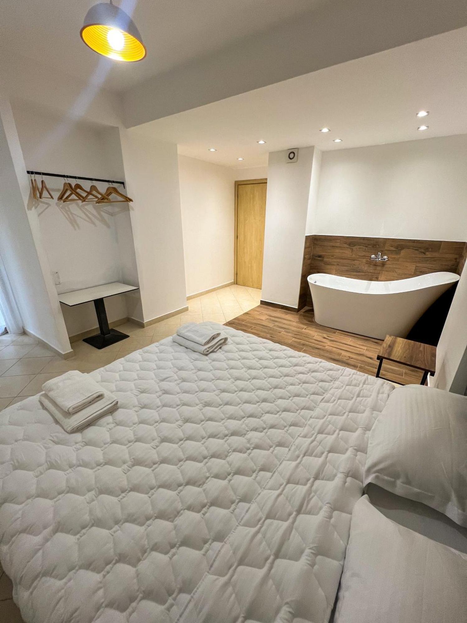 Sea View Apartments Durres Ngoại thất bức ảnh